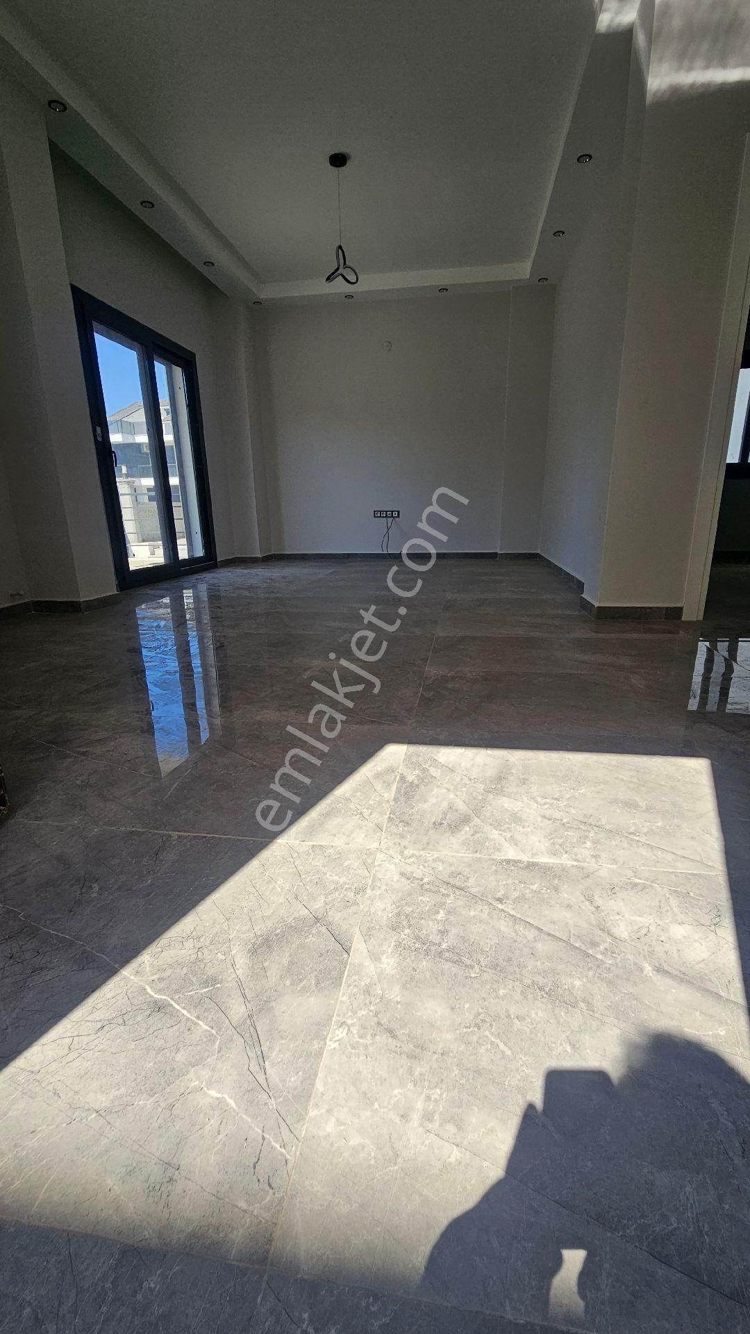 Didim'de Denize 200 Metre Mesafede Sıfır 4+1 Villa - Görsel 24