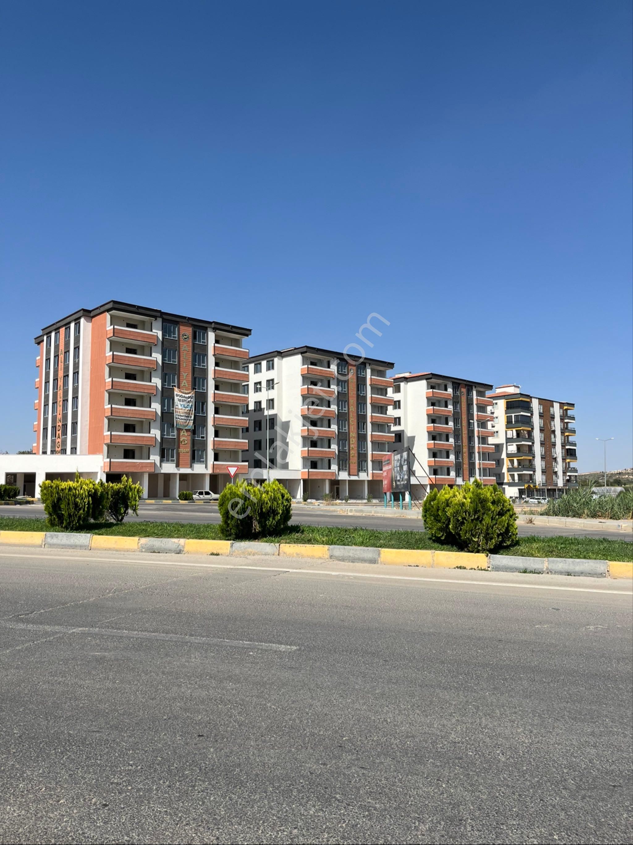 Oğuzeli Çevre Yolunun Girişinde 2 + 1 Daire