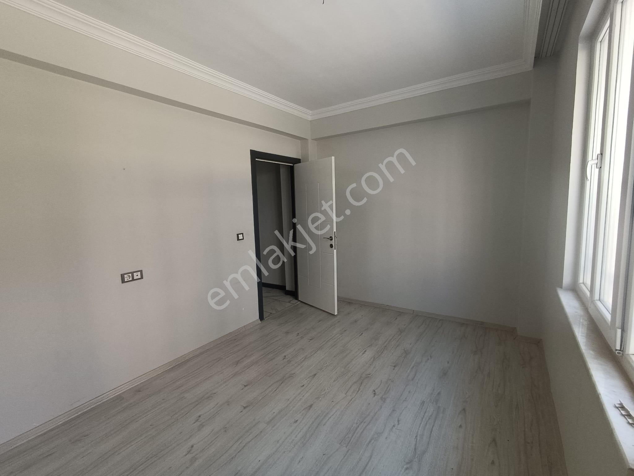 Fetih Caddesinde 3+1 Satılık Daire