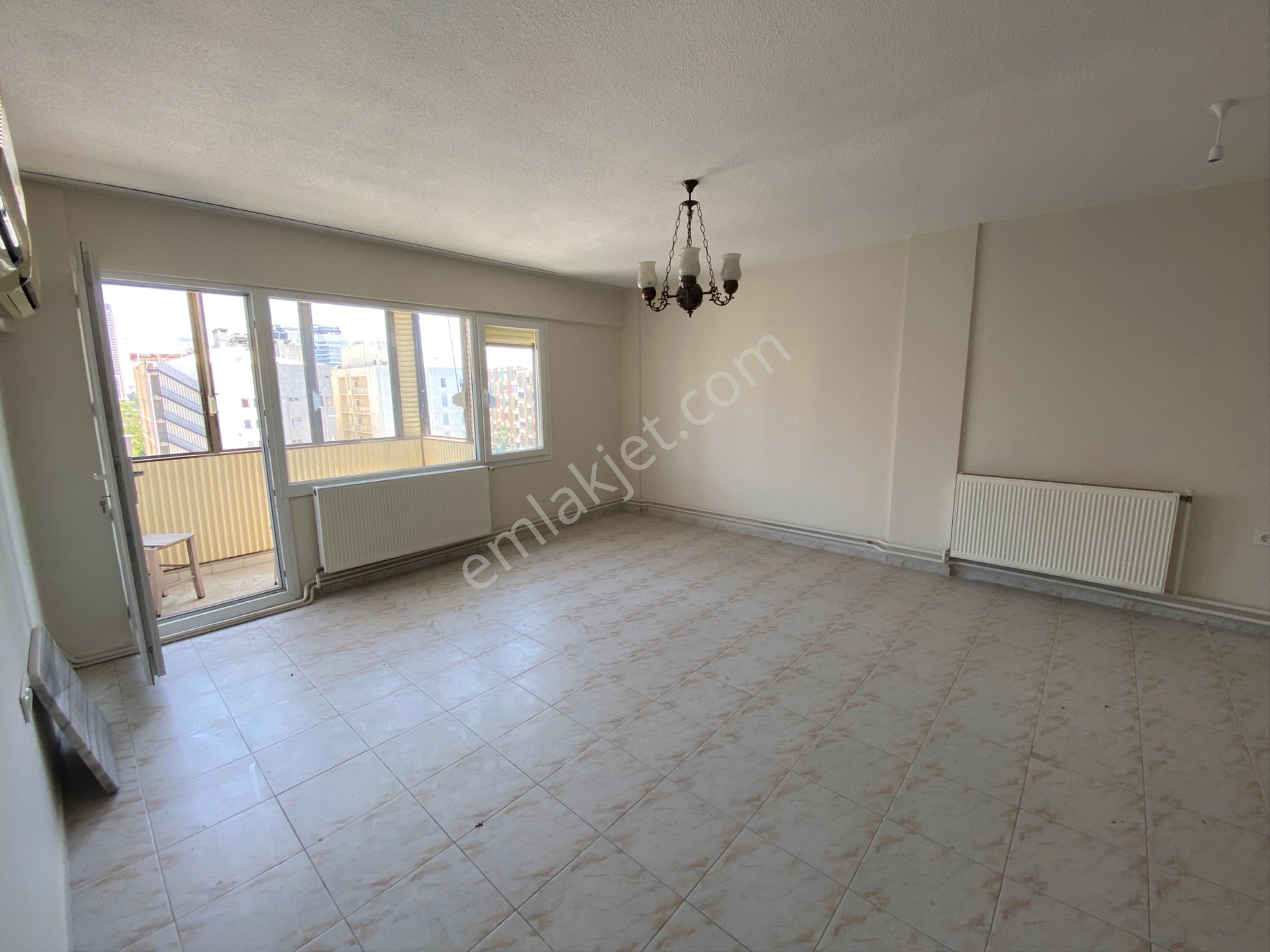 Kahramanlarda Turmax Emlaktan 3+1 Temiz Bakımlı Satılık