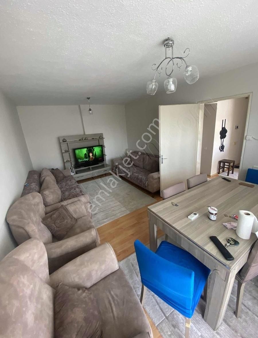Buraxtan Gaziemir Emlakbank Konutlarında Geniş 2+1 Kiralık Daire