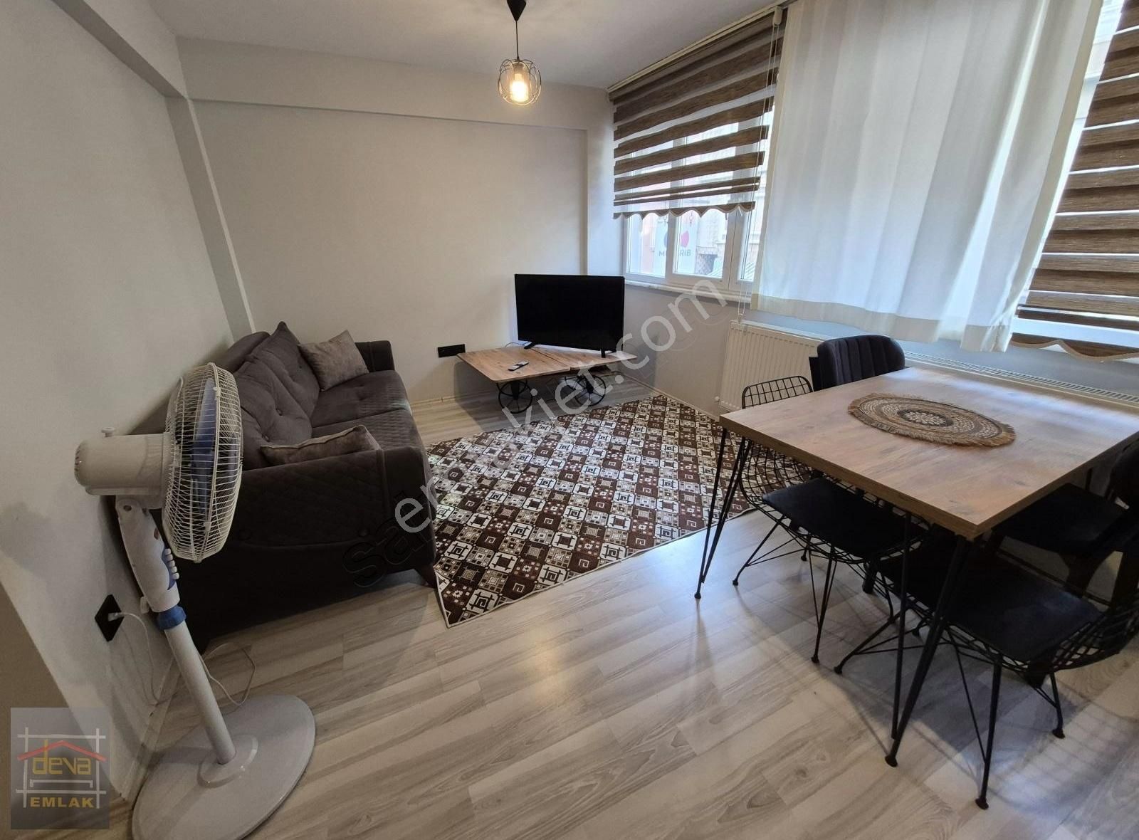 Deva'dan Tam Merkezde Genç Binada Ful Eşyalı Kombili Balkonlu