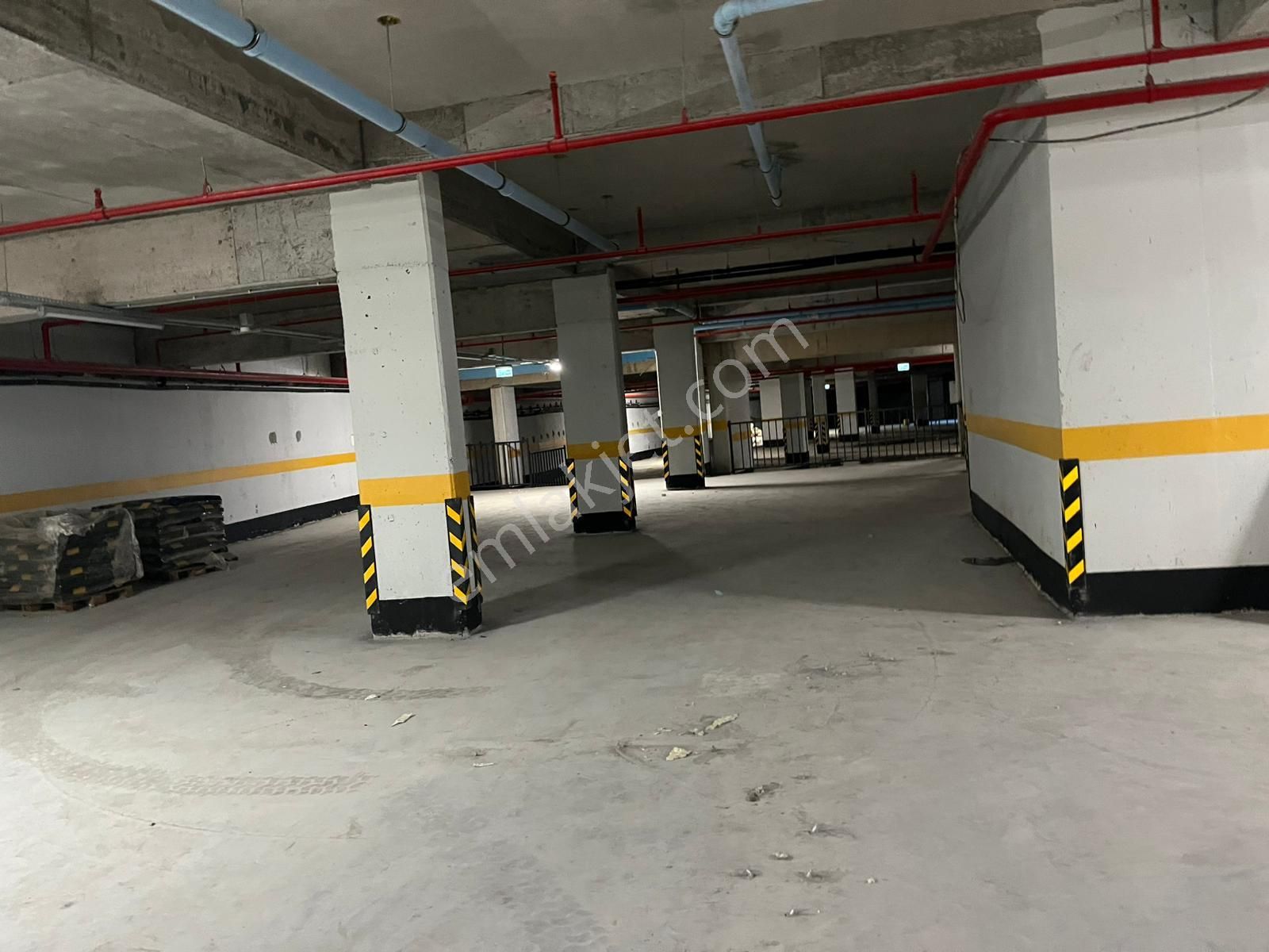 Çamlıca Camii Yanında Yan Yana 2 Bahçe Katı Daire - Görsel 18