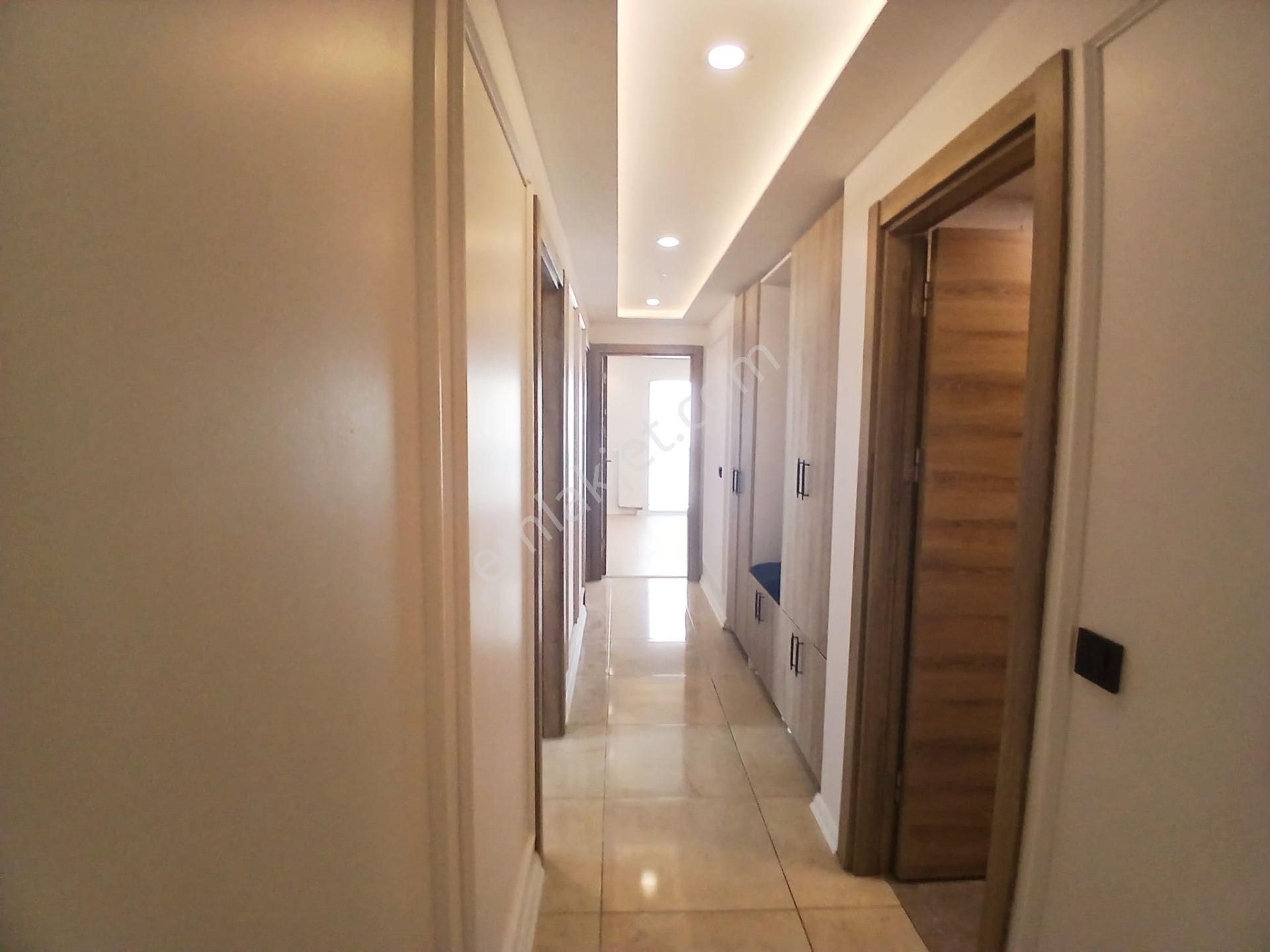 Futura Park Site İçirisinde Ful Dekorlu 3+1 Kullanışlı Daire - Görsel 14