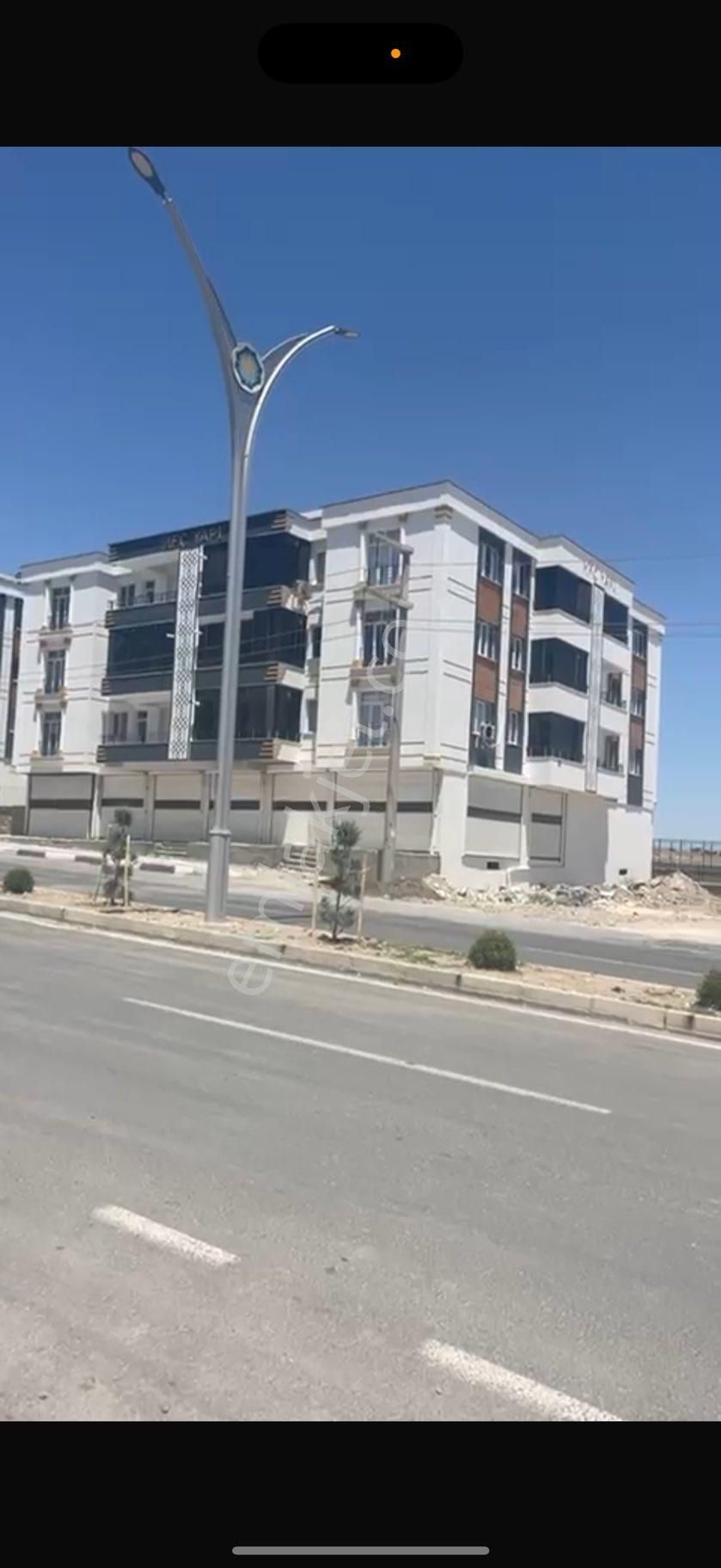 Ergani’de Gulbaran Yolunda 30 Metrelik Yolda Satılık 3 + 1 Daire