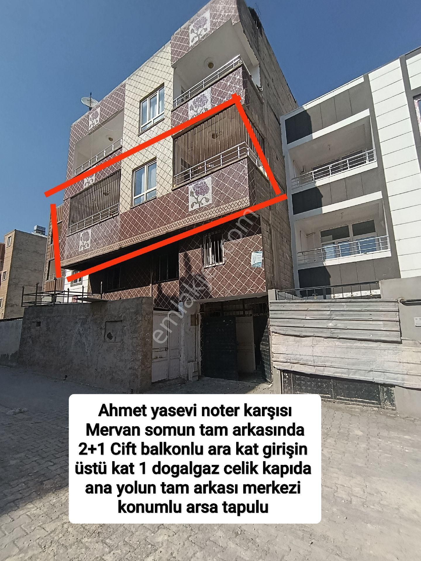 2+1 Üç Odalı Ara Kat Girişin Üstü Cift Balkonlu