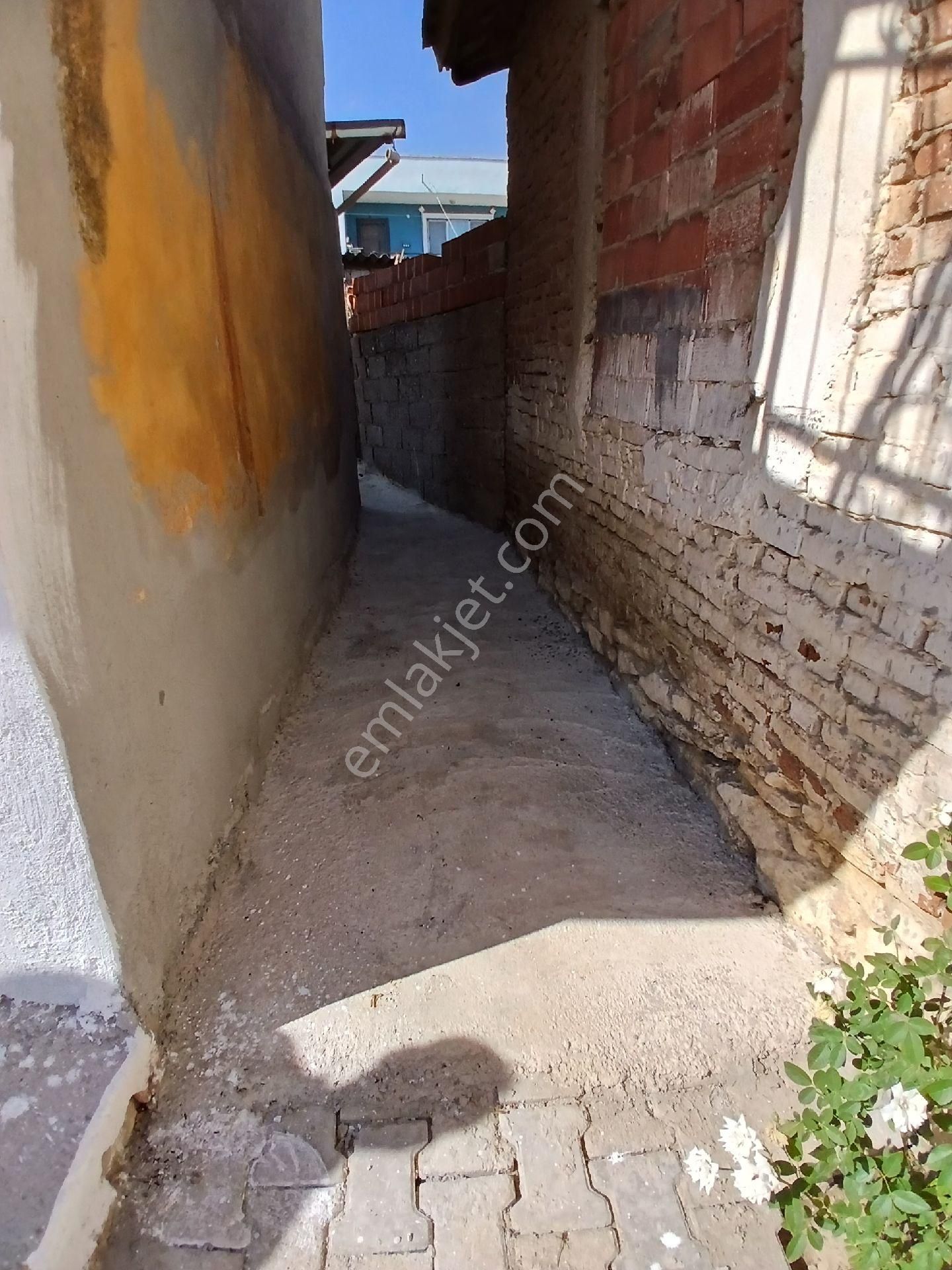 İzmir Torbalı Güllüce Köyünde 2+1 2katlı Ev Satılık - Görsel 5