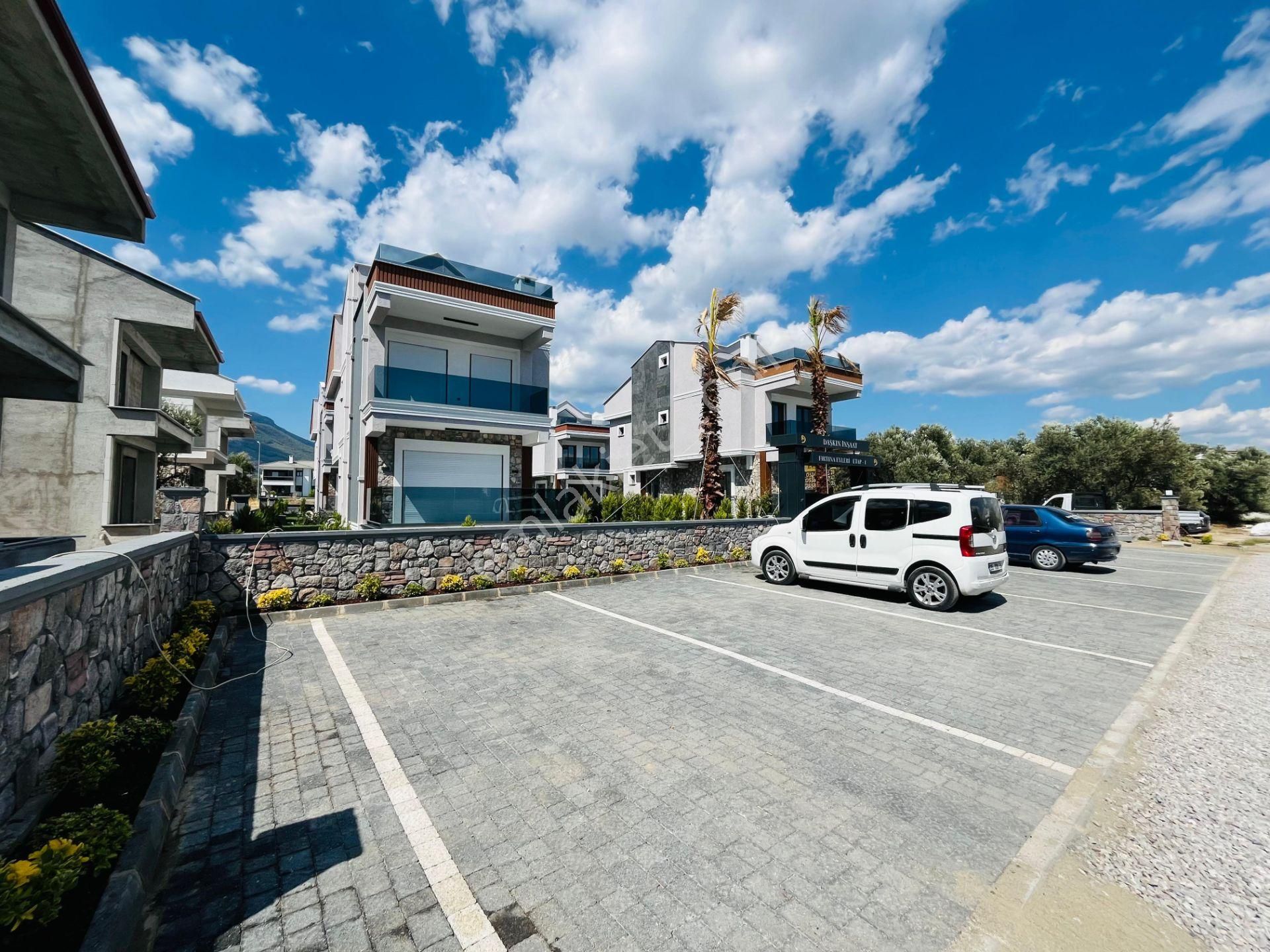 Altınoluk Güre Arası Yolun Alt Deniz Kısmında Ultra Lüx 4+1 Otoparklı Havuzlu Satılık Villa - Görsel 2