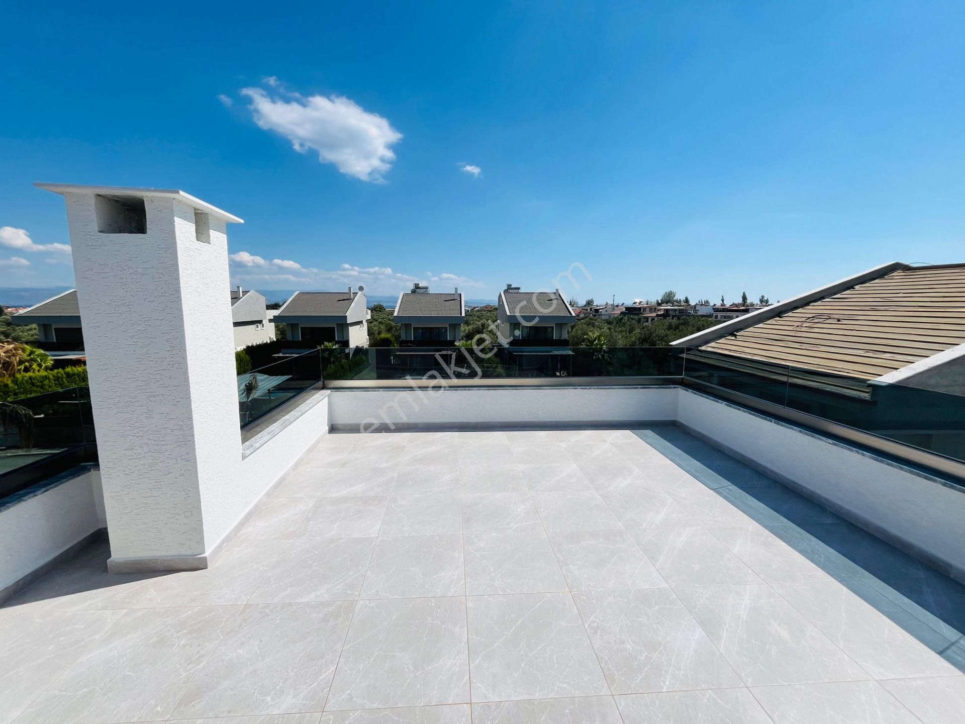 Altınoluk Güre Arası Yolun Alt Deniz Kısmında Ultra Lüx 4+1 Otoparklı Havuzlu Satılık Villa - Görsel 32