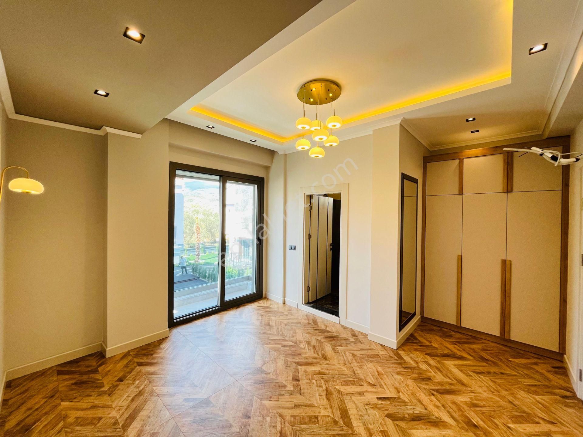 Altınoluk Güre Arası Yolun Alt Deniz Kısmında Ultra Lüx 4+1 Otoparklı Havuzlu Satılık Villa - Görsel 25