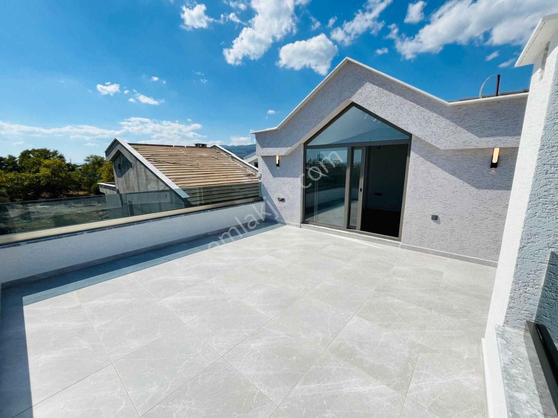 Altınoluk Güre Arası Yolun Alt Deniz Kısmında Ultra Lüx 4+1 Otoparklı Havuzlu Satılık Villa - Görsel 35