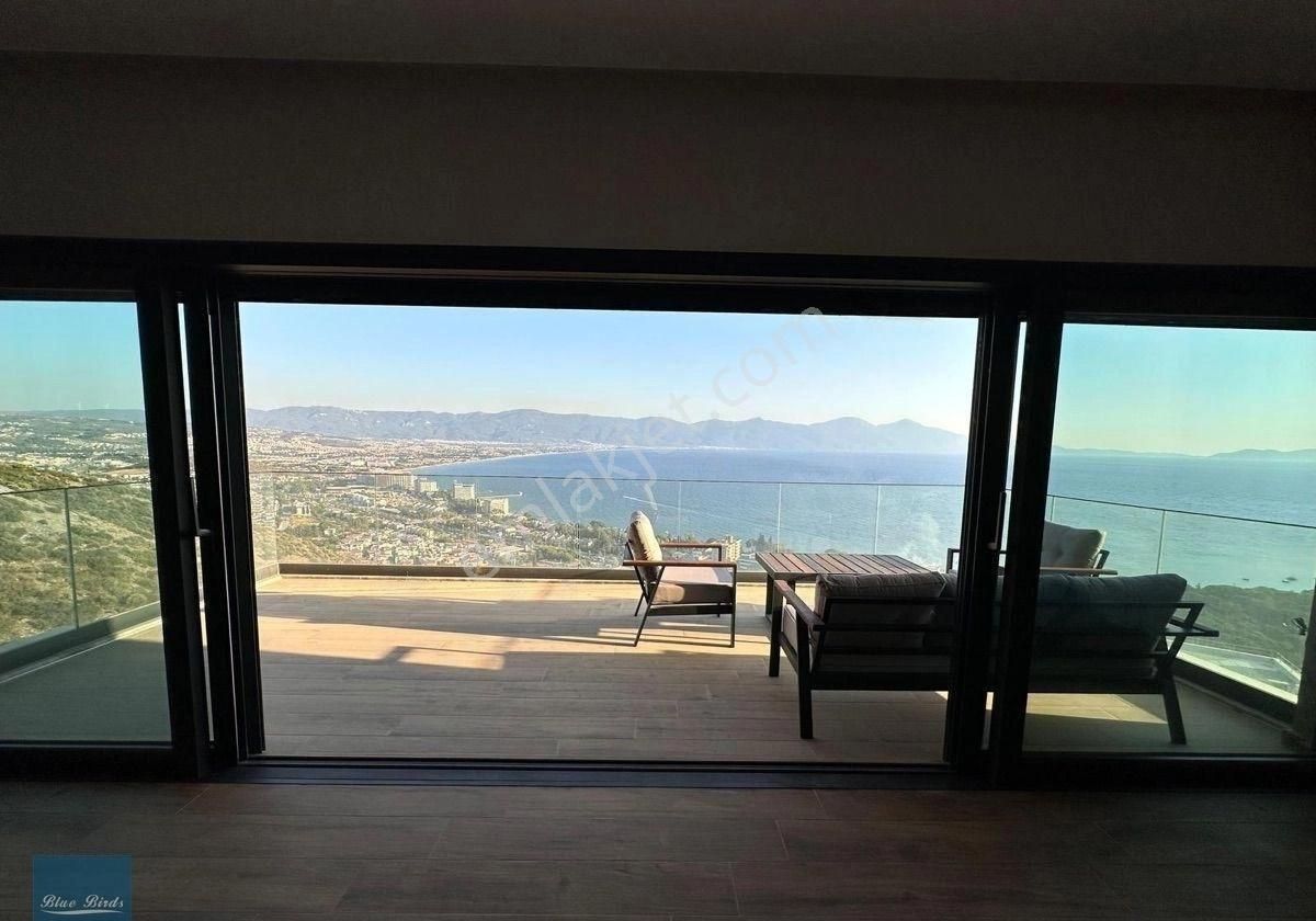 Kuşadası’nın En Prestijli Projesinde Eşsiz Manzaralı Full Eşyalı Lüks Daire - Görsel 11