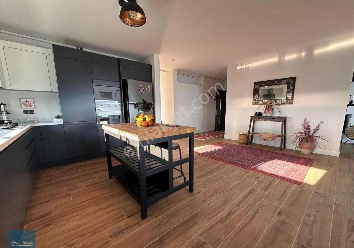 Kuşadası’nın En Prestijli Projesinde Eşsiz Manzaralı Full Eşyalı Lüks Daire - Görsel 21