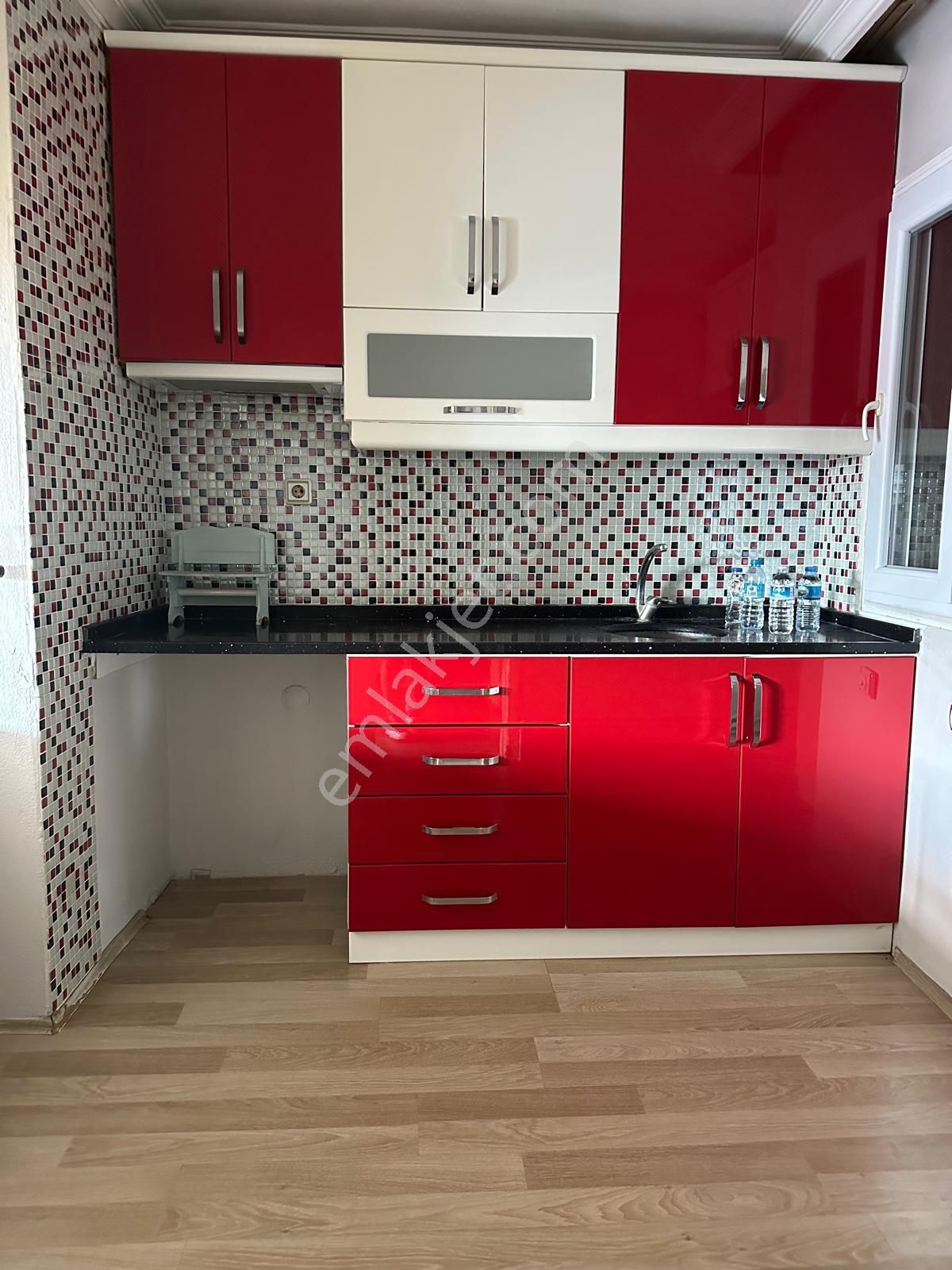 Eski Pazar Caddesinde 3+1 Kiralık Daire