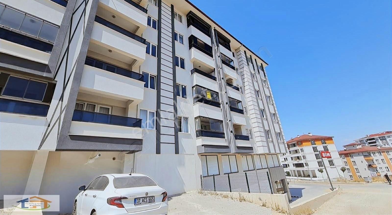 Tosya Yolu Rota Yapı Da Bakımlı Ankastreli Kiralık 2+1 Daire