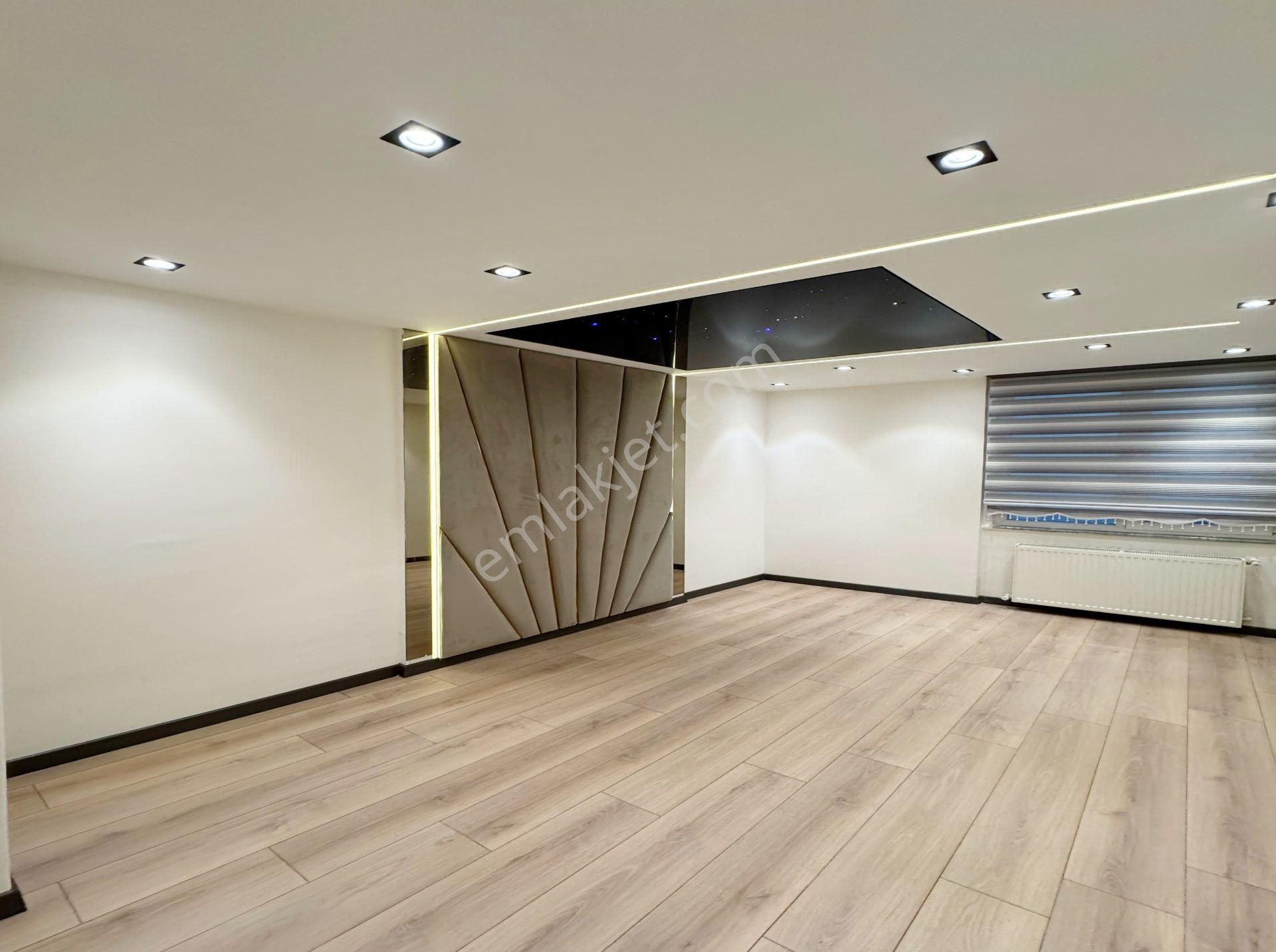 Beylikdüzü Vira Yapı'dan Cumhuriyet Meydanında Otoparklı Balkonlu 3+1 Vip Satılık Daire ! - Görsel 9