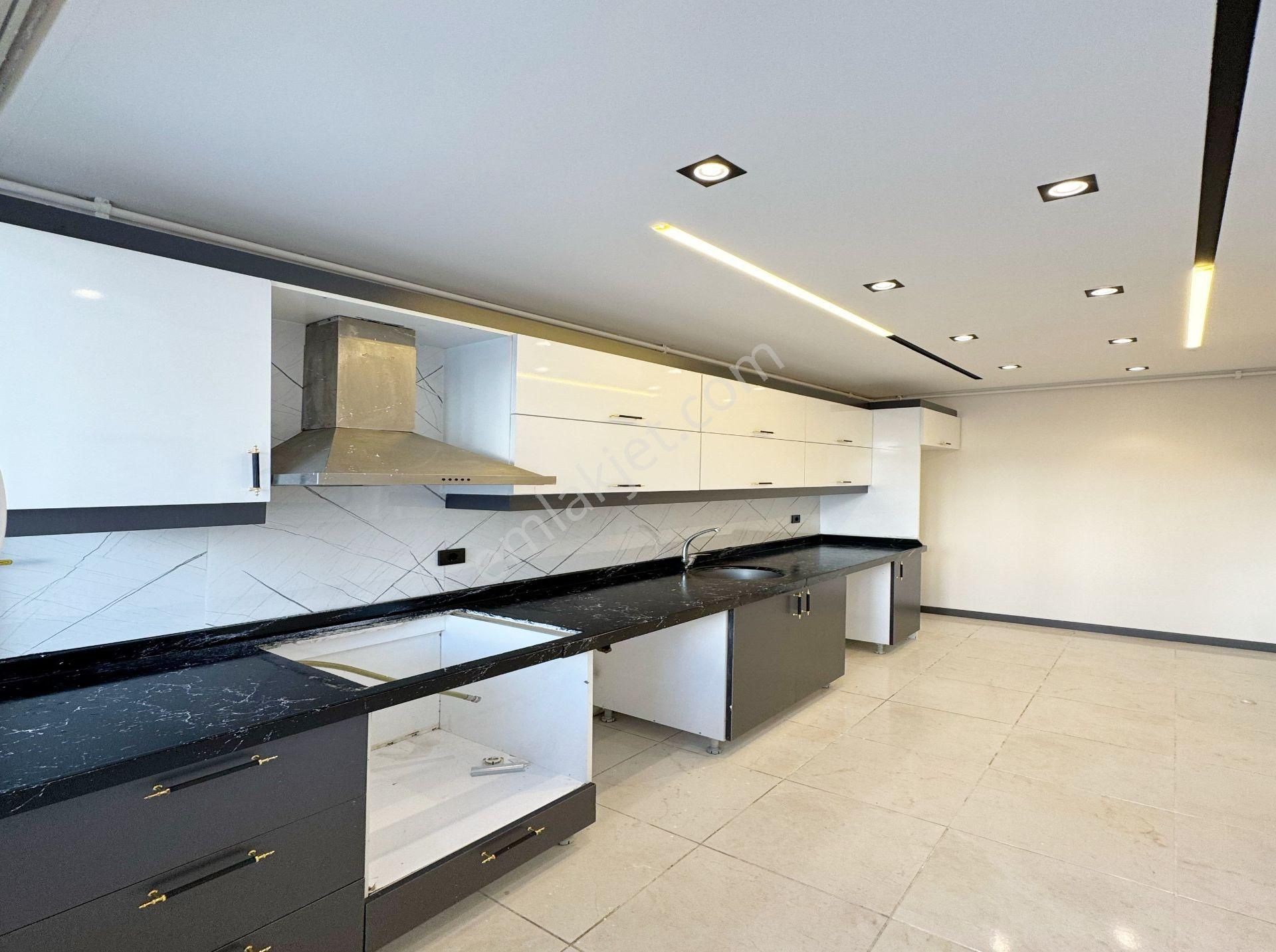 Beylikdüzü Vira Yapı'dan Cumhuriyet Meydanında Otoparklı Balkonlu 3+1 Vip Satılık Daire ! - Görsel 5