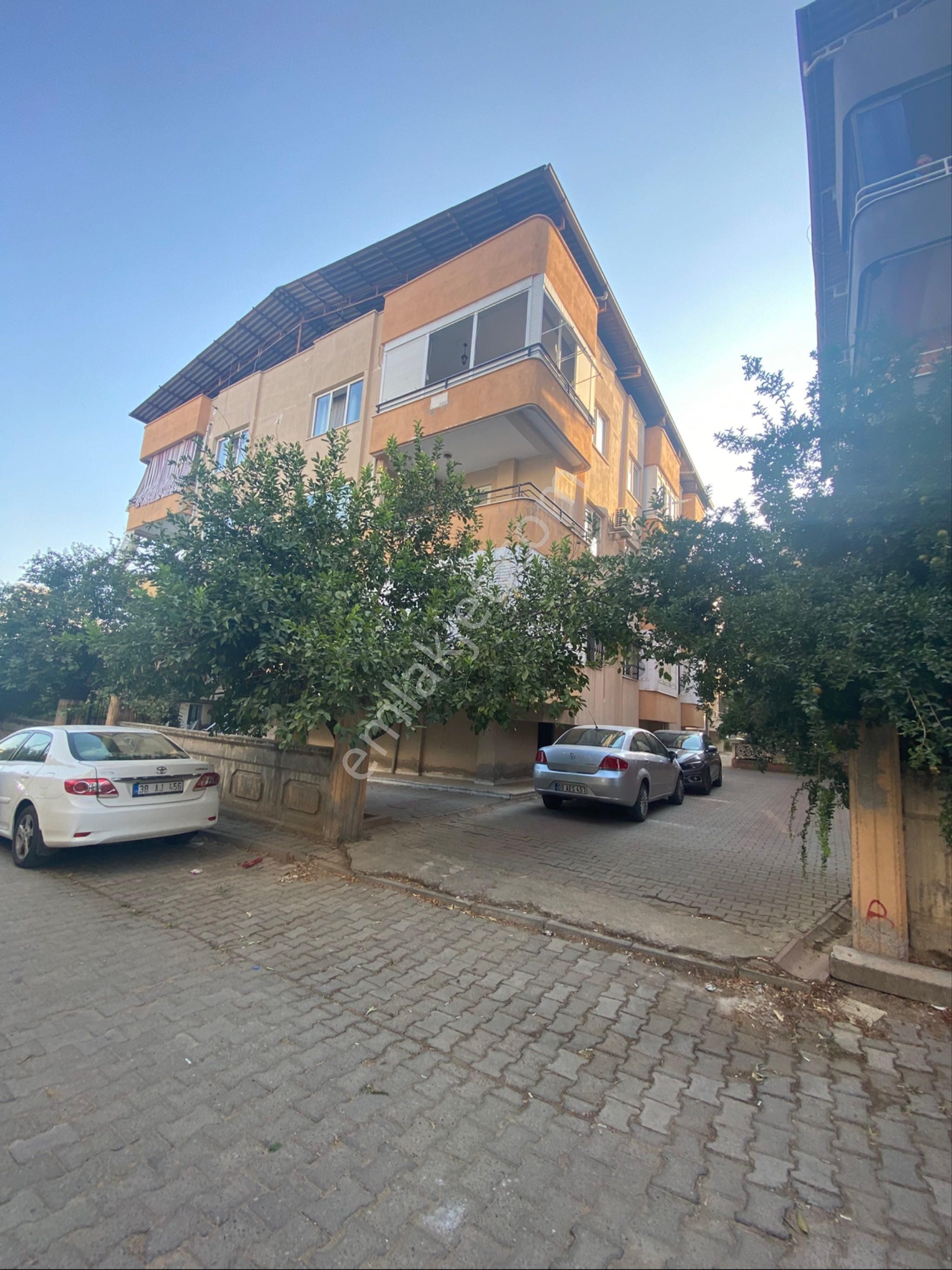 Zafer Mahallesinde3+1 Doğalgazlı Kilimalı Kiralık Daire