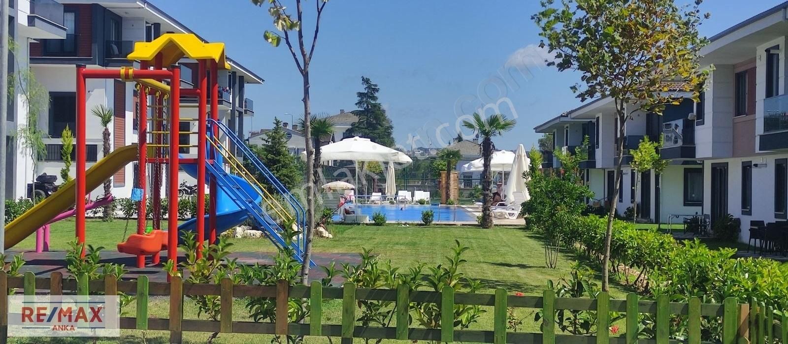 Şile'de Havuzlu Güvenlikli Sitede Kiralık 1+1 Daire