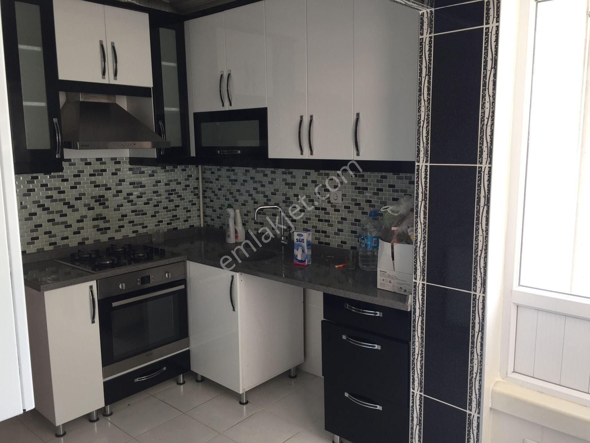 Sahibinden- Dikili Sokakta -bağımsız Salon- Yenilenmiş --otopark