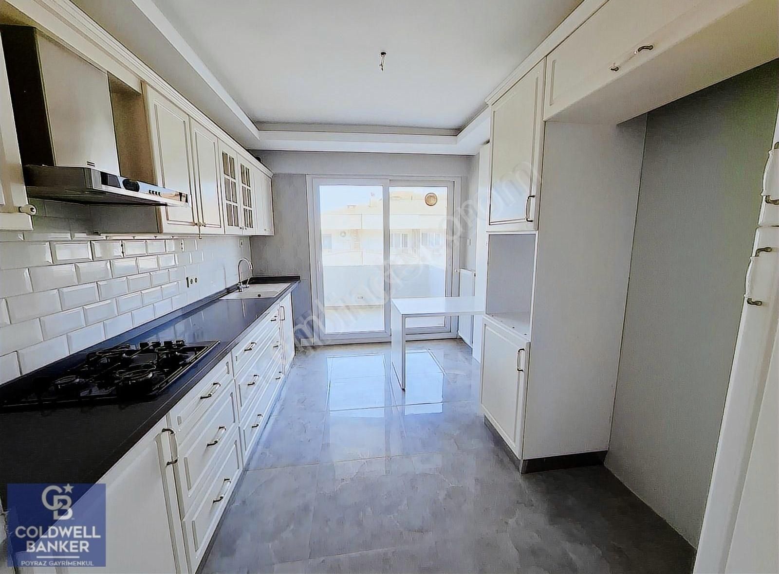 Coldwell Banker Poyrazdan Gaziemir Altayspor Tesisi Yakını Daire