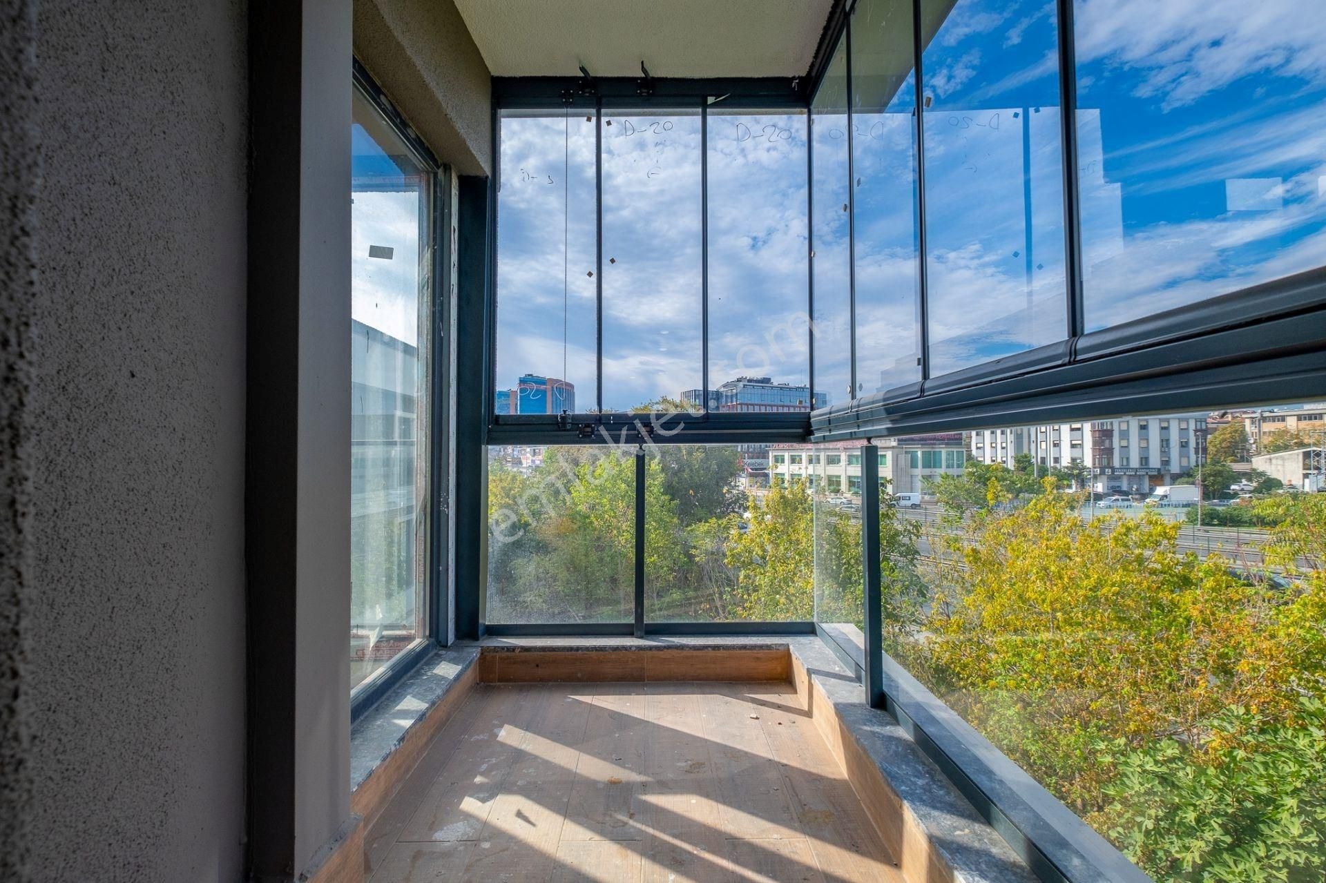 Dağıstan Gayrimenkulden Güvenlikli Sitede 3+2 210m2 Üst Dubleks - Görsel 5