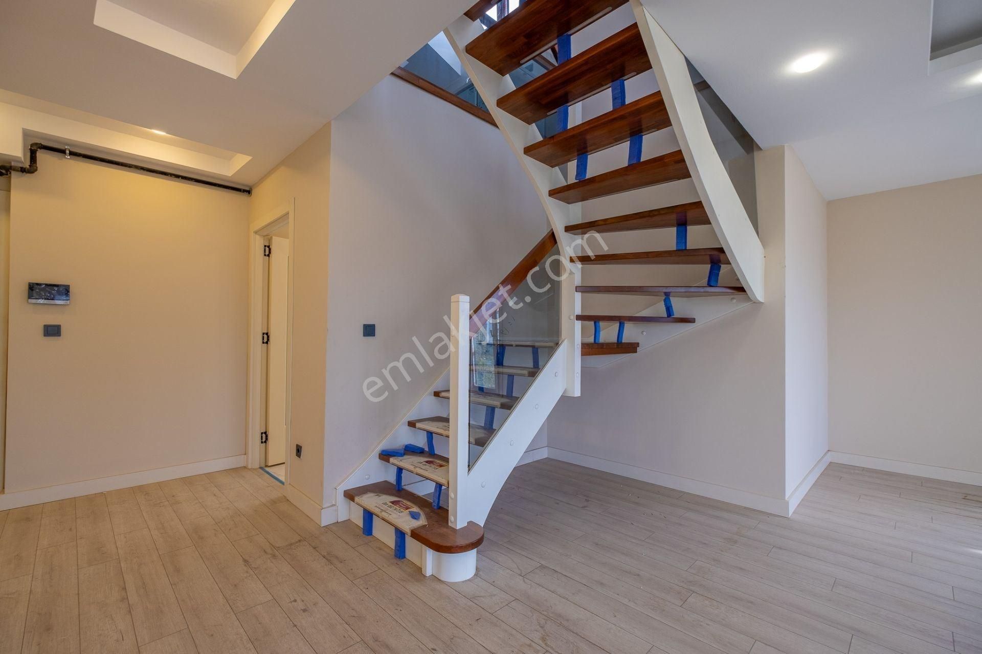 Dağıstan Gayrimenkulden Güvenlikli Sitede 3+2 210m2 Üst Dubleks - Görsel 21