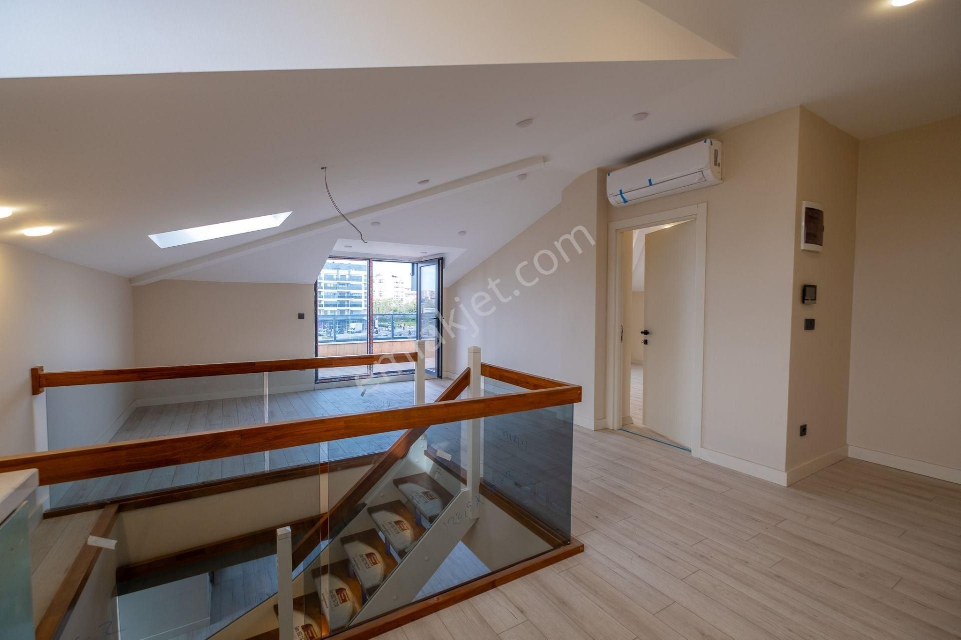 Dağıstan Gayrimenkulden Güvenlikli Sitede 3+2 210m2 Üst Dubleks - Görsel 24