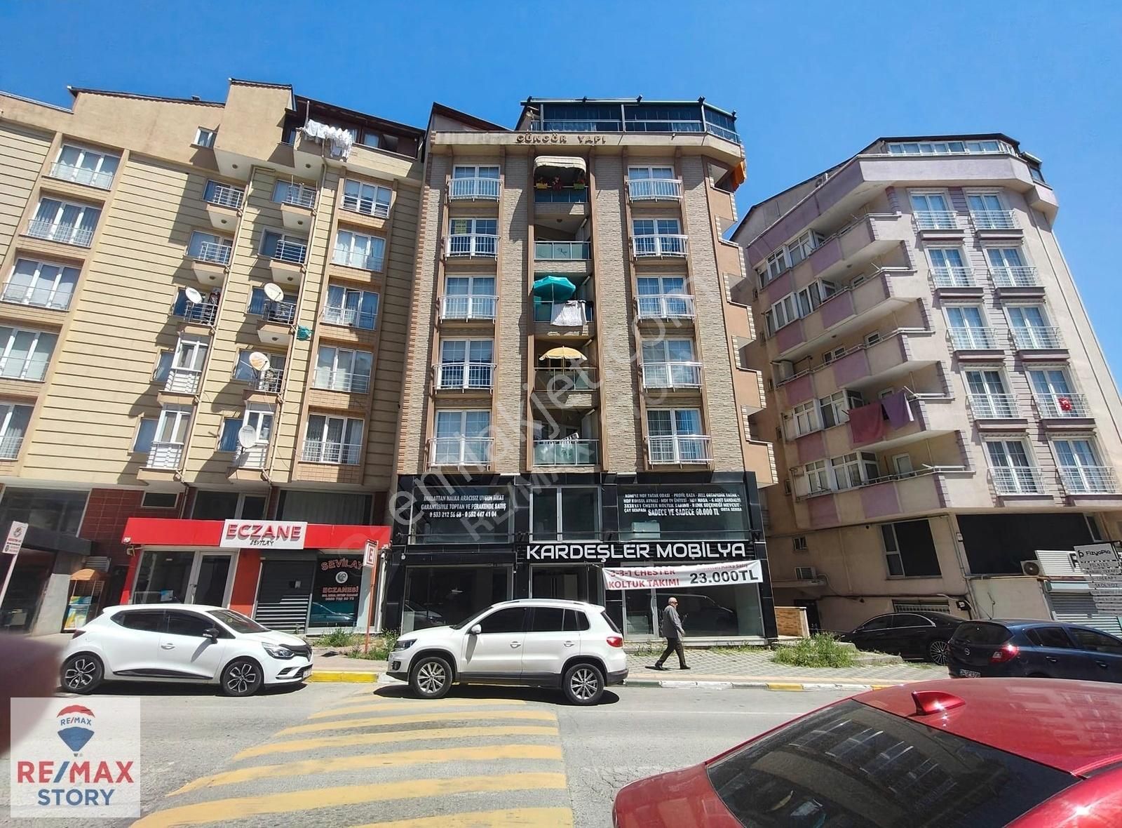 Çayırova Yeni Mah. Asansörlü 140m2,3+1 Ara Kat Merkezi Konum