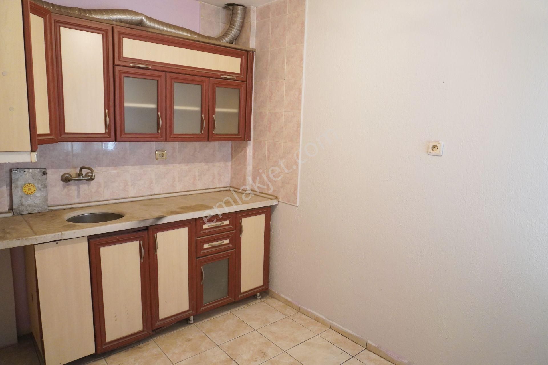 Çiğli Şirintepede Kiralık Yüksek Zemin1+1 Çiğli Serkan Dan