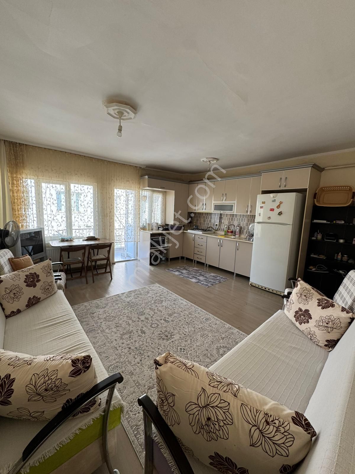 Çanakkale Cevatpaşa Mh Eşyakiralık 2+1 Daire