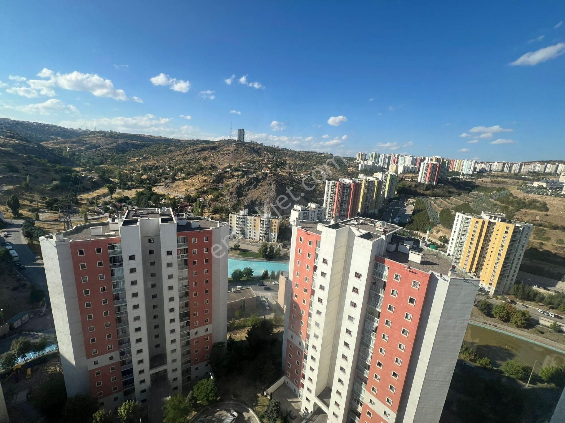 Vatan'dan Kuzey Ankara 4.etapta En Üst Kat 3+1 Manzaralı Kiralık