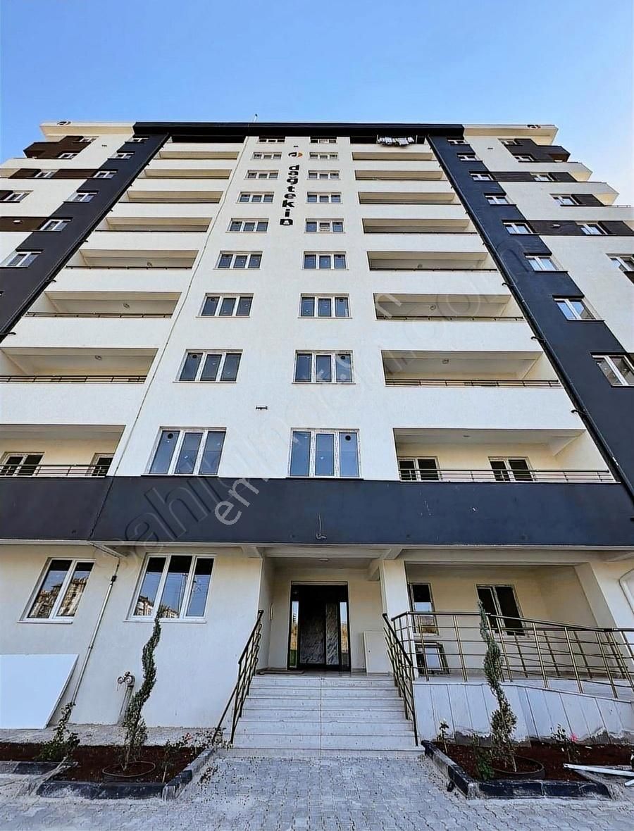 Erkilet Camikebir Mahallesinde Kiralık 2 +1 Sıfır Daire