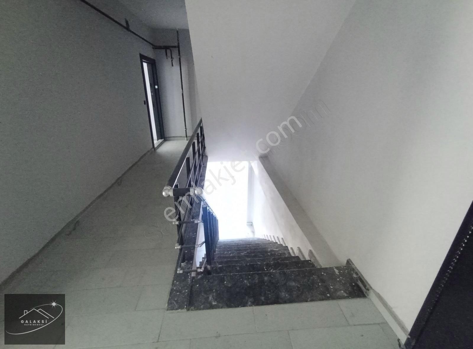 Karasu Da 2+1 Sıfır Daireler Kat Ve Cephe Seçenekli