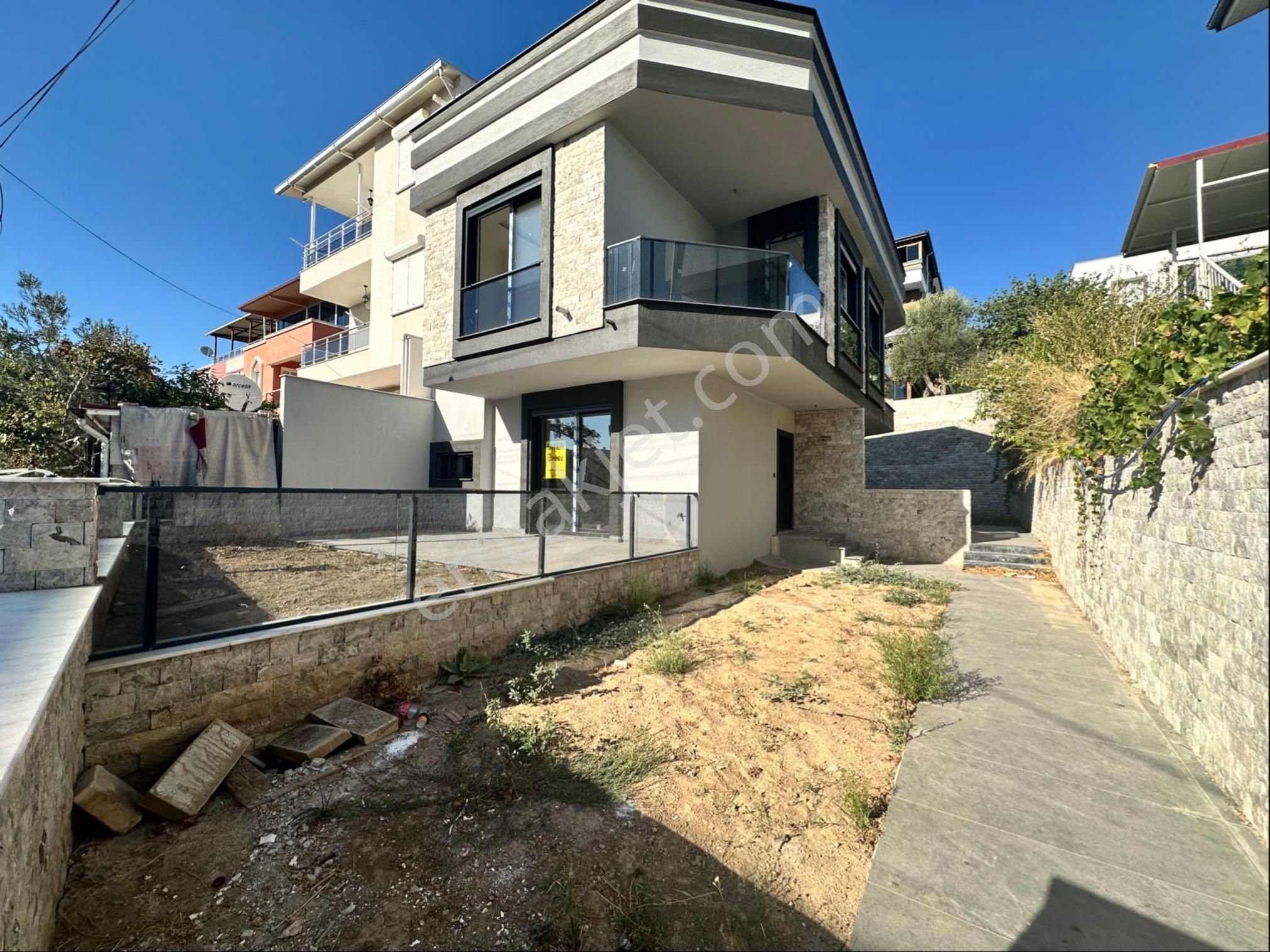 Seferihisar Ürkmez’de Satılık Bahçeli Villa Fırsatı Hemen Arayın - Görsel 4