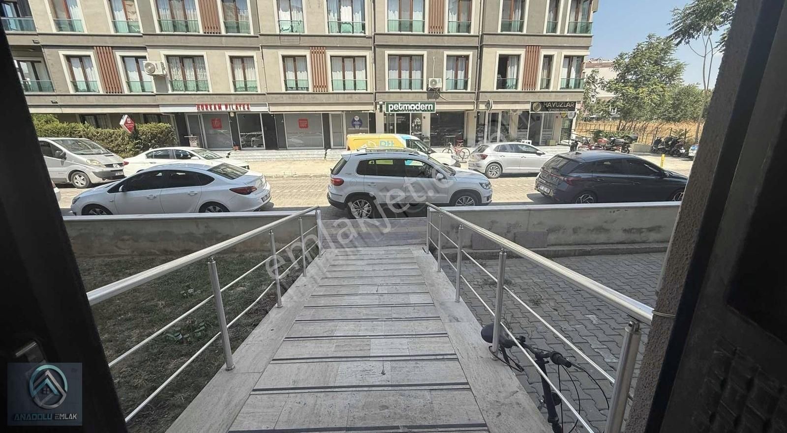 1+1 Troya Caddesi Eski Ziraat Bank Yanı Arakat Asansörlü