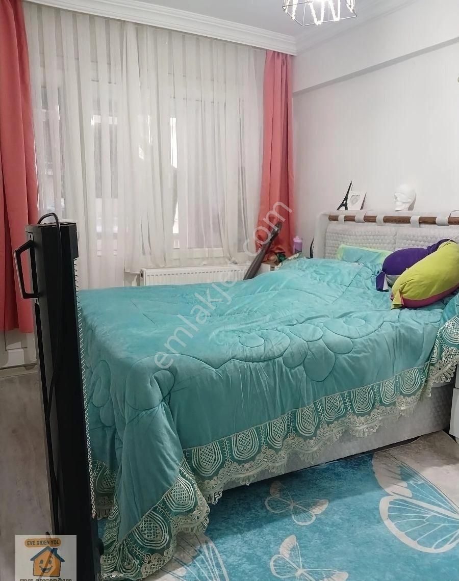 İzmir Konak Karataş'ta Satılık 3+1 Doğalgazlı Acil Satılık Daire - Görsel 4