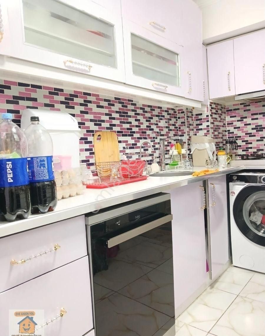 İzmir Konak Karataş'ta Satılık 3+1 Doğalgazlı Acil Satılık Daire - Görsel 12