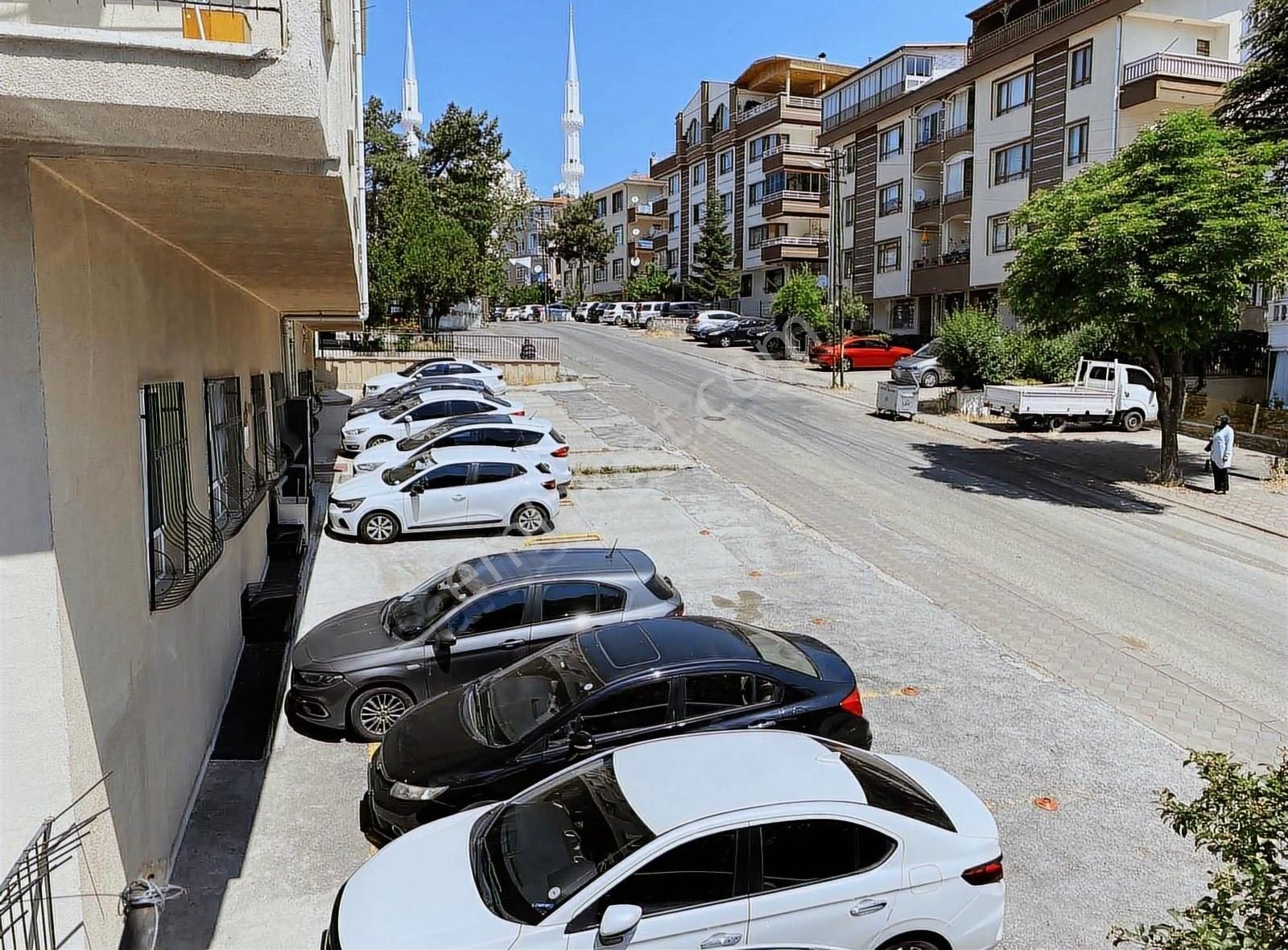 1.kat Ön Cephe Bagımsız Okullara Yakın Metroya 700 Metre