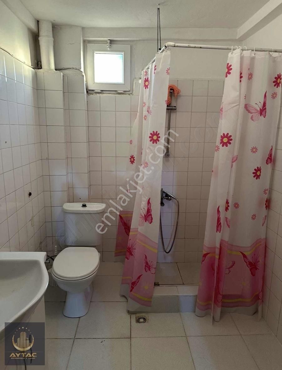 Gölcük Yalı Mah 3+1 Eşyalı Kiralık Daire Ara Daire Sahile Yakın