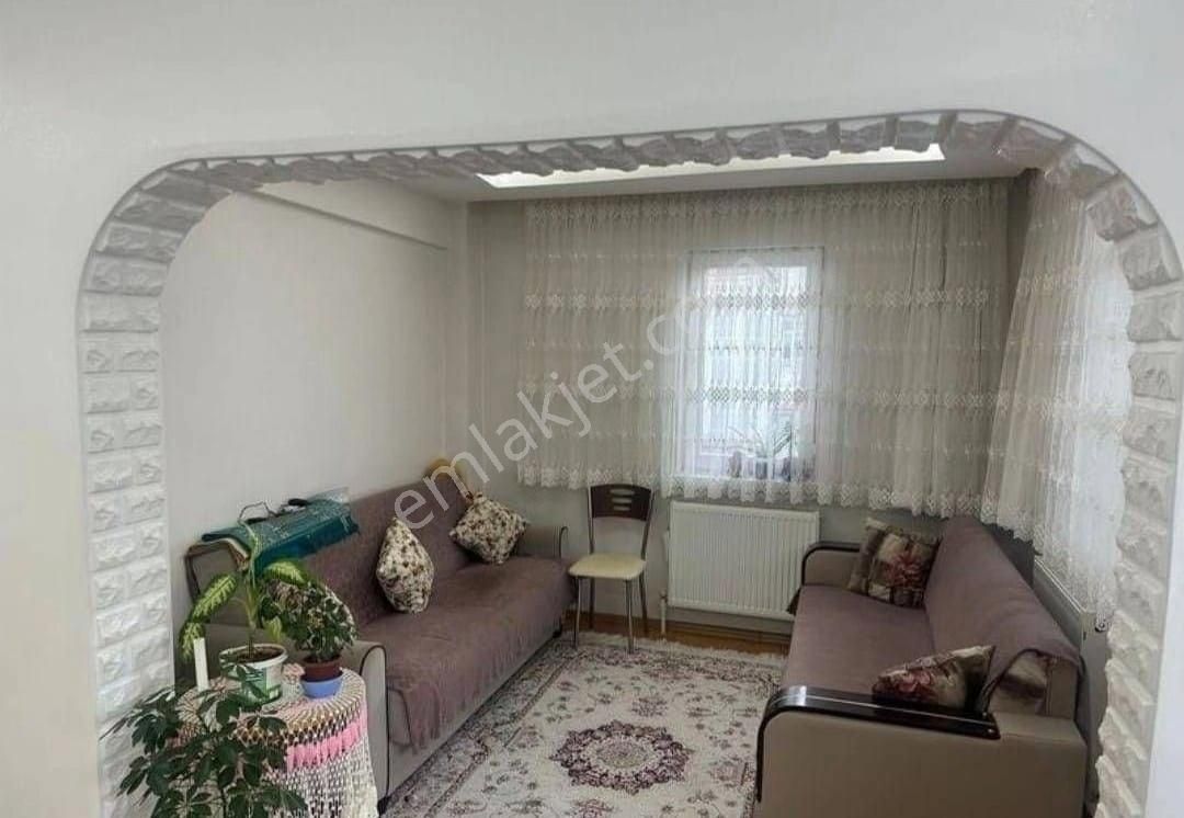 Afyon Cumhuriyet Mahallesinde Satılık 3+1 Daire