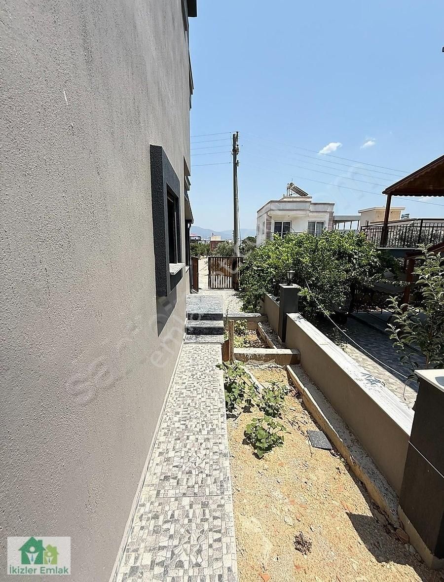 Seferihisar Doğanbey'de Satılık 2+1 Geniş Bahçeli Sıfır Villa - Görsel 13