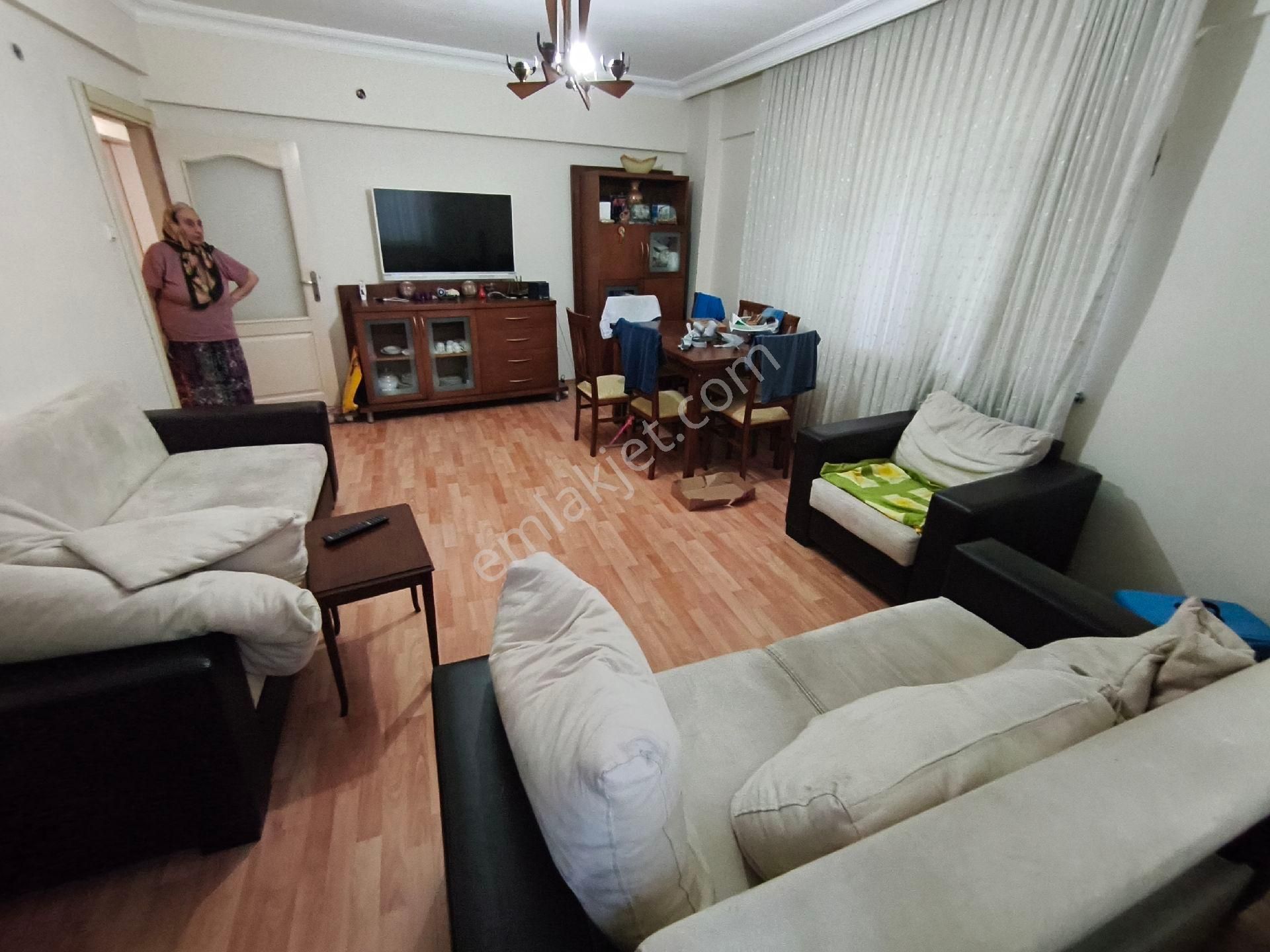 Dalkırandan Adliye Metro Metrobüse Yakın 2+1 Full Eşyalı Kiralık Daire