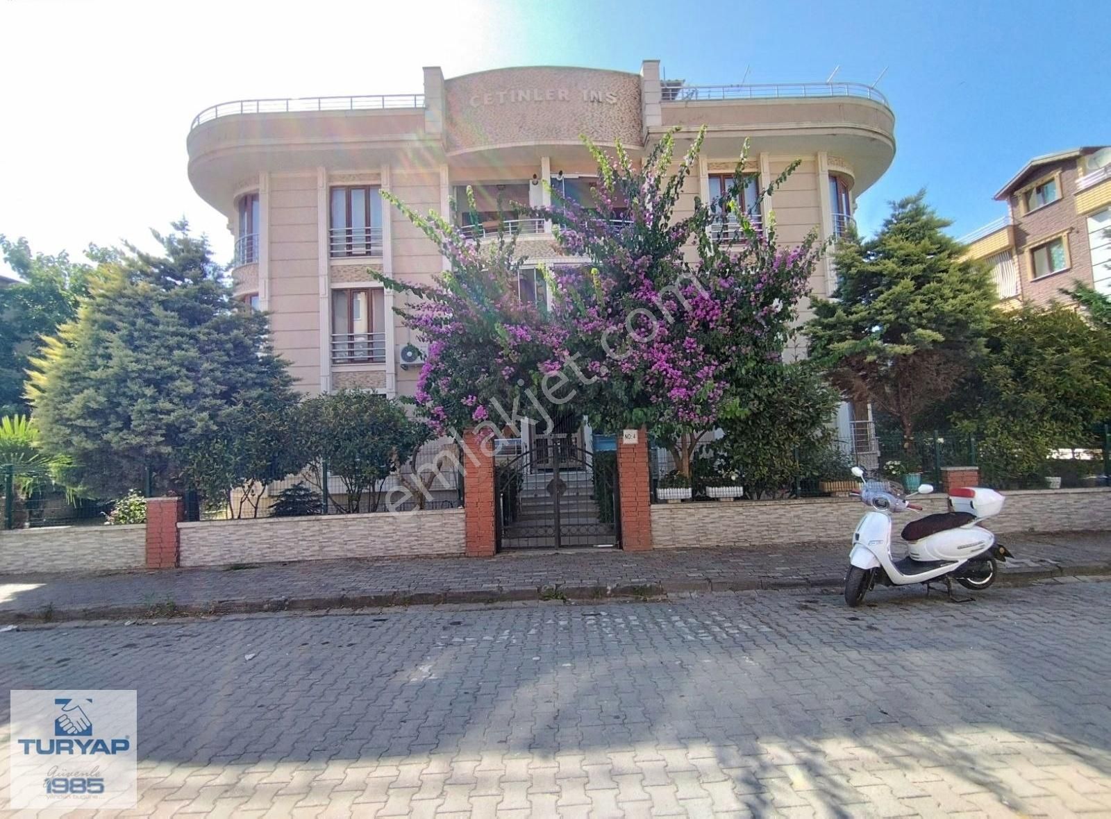 Turyap' Tan Dere Mahallesinde Satılık Arakat Geniş Daire