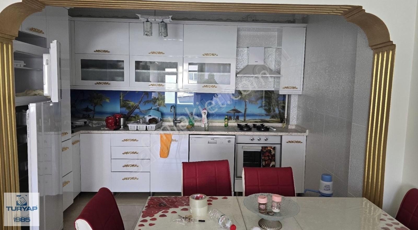 Merkezi Konumda Eşyalı Kiralık 3+1 Daire