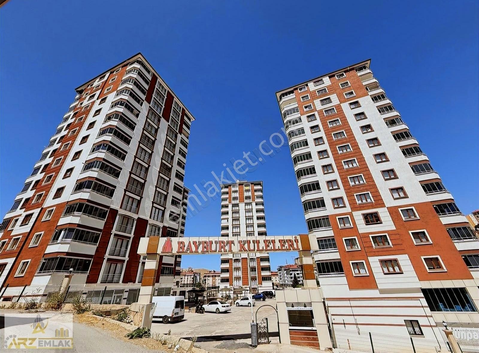 Bayburt Kulelerinde 2+1 Kiralık Daire|arz Emlak|
