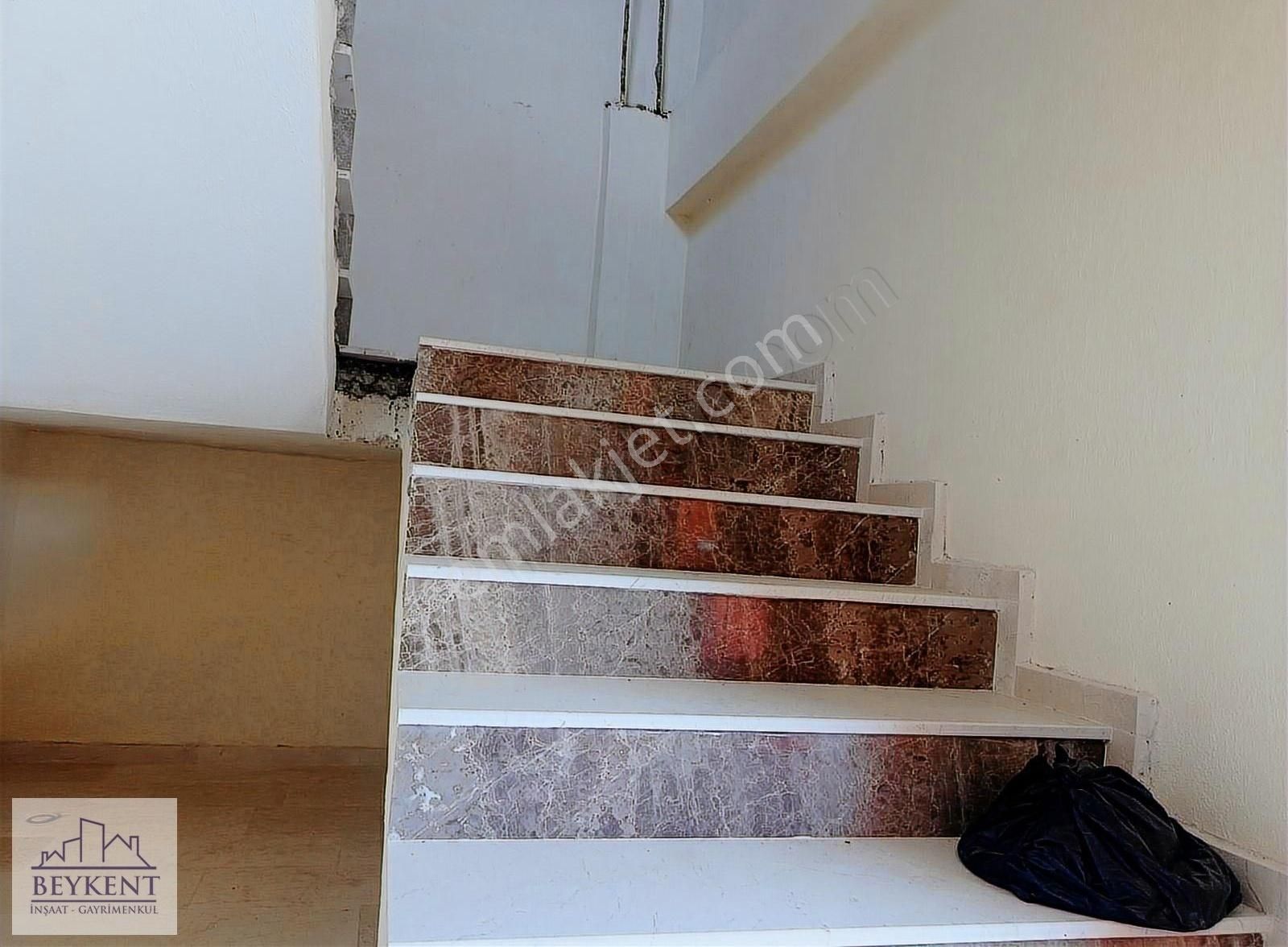 Beykent G.m.'den 831 Metrekare Arsa İçerisinde Kiralık Müstakil