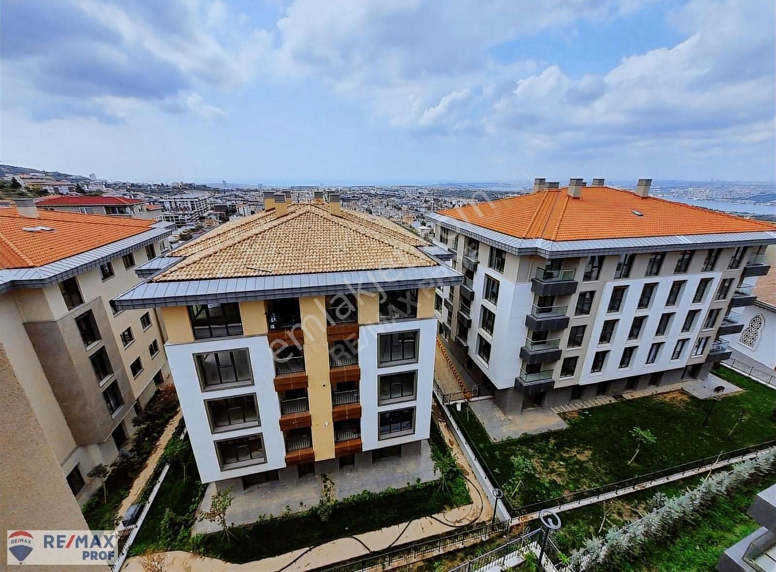 Kirazlıtepe Toki Uzmanı Remax/prof Ünsal Çağıl'dan Kiralık