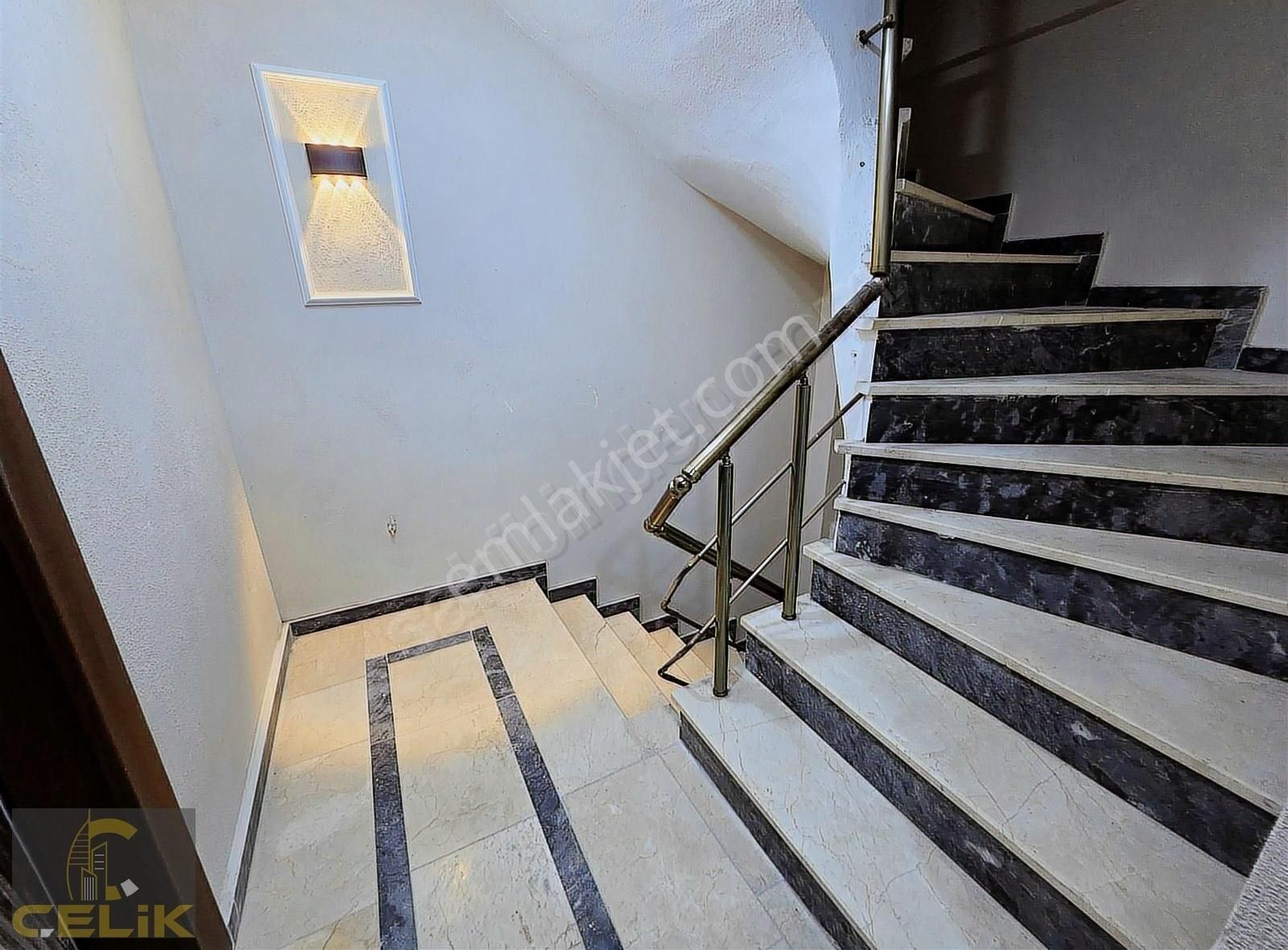 Cevatpaşada 3+1 128 M2 Ebv.banyolu 1.kat - Görsel 9