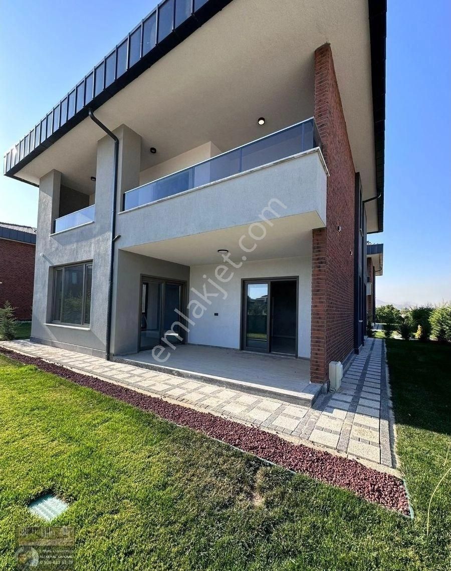 (​sahibinden) Konya / Meram / Harmancık Da 4+1 Site İçi Villa